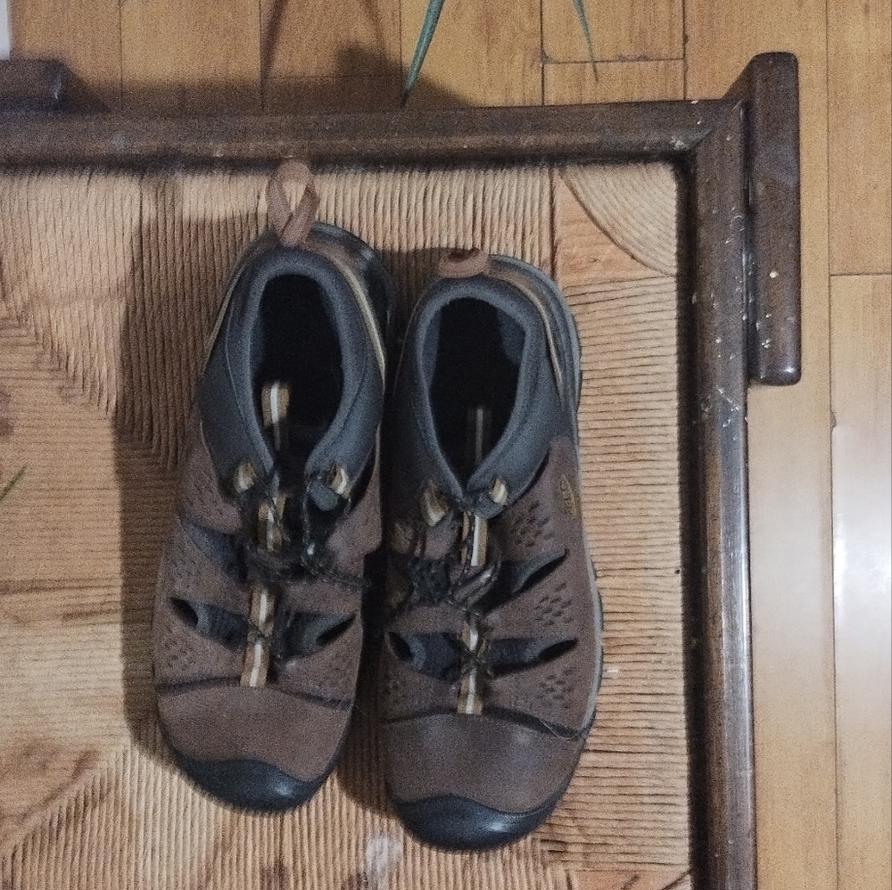 Keen rock shoes as well as walking in the city